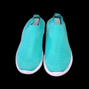 NWOT Women's Cyan Mesh Slip-on Sock Shoes Sneakers Size 8!